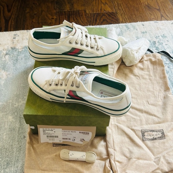 Firm-100% Authentic Gucci Sneakers (size36) US6.5 - Picture 1 of 7
